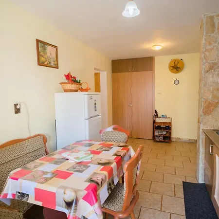 דירה Rustic & Spacious 3br