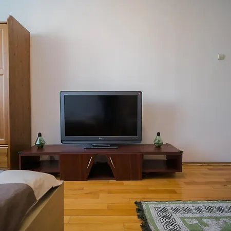 Rustic & Spacious 3br * בוקרשט