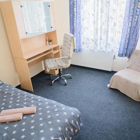 Rustic & Spacious 3br דירה