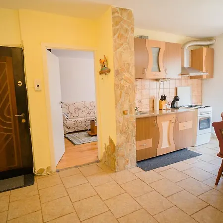 Rustic & Spacious 3br