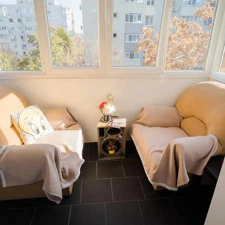 Rustic & Spacious 3br Apartment *