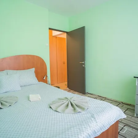 Rustic & Spacious 3br Bucharest